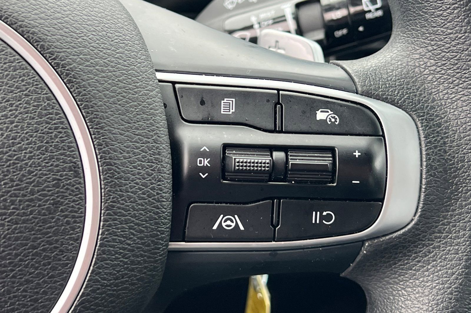 Certified 2025 Kia Sportage LX image 27