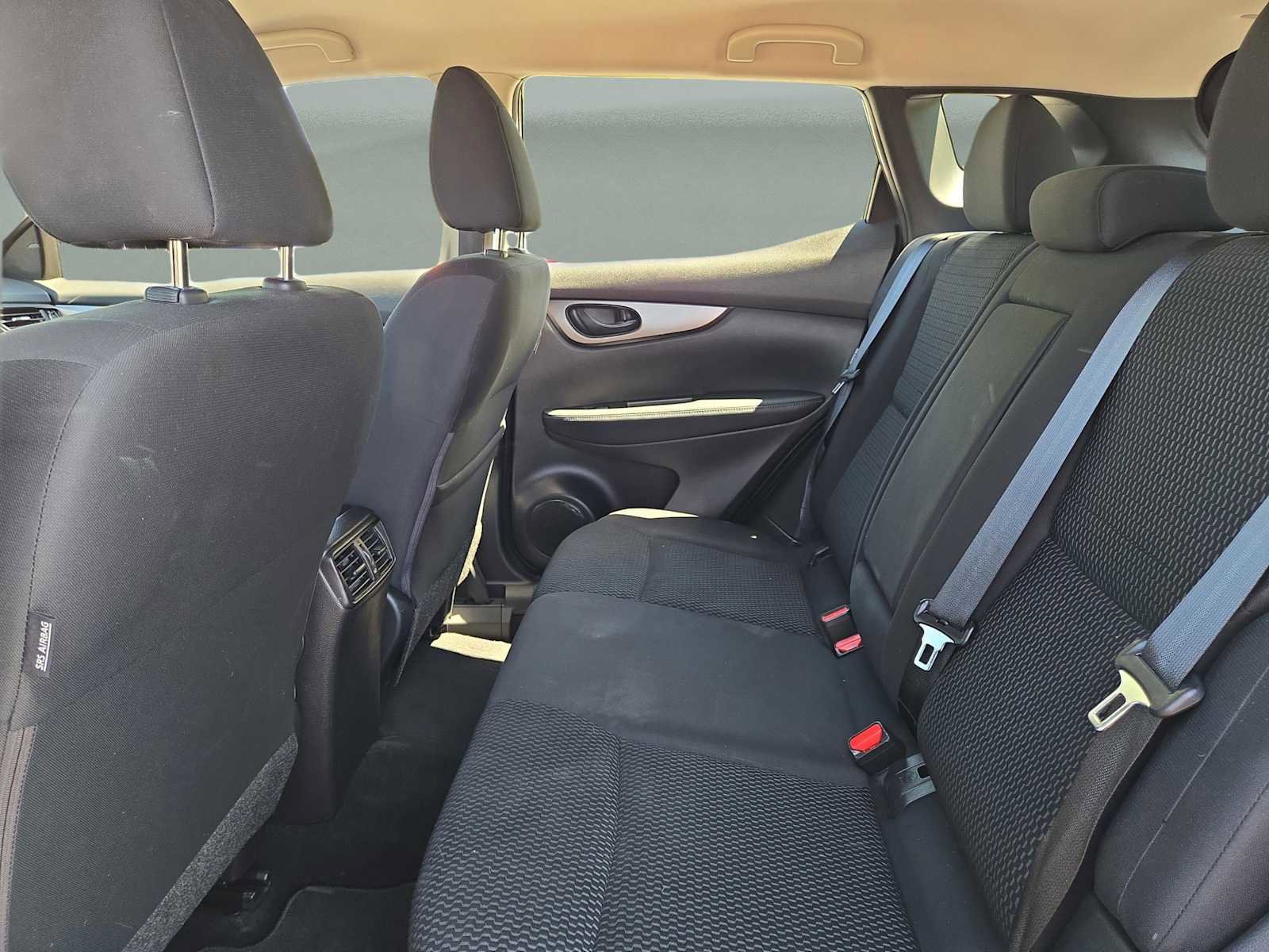 Used 2022 Nissan Rogue Sport S image 13