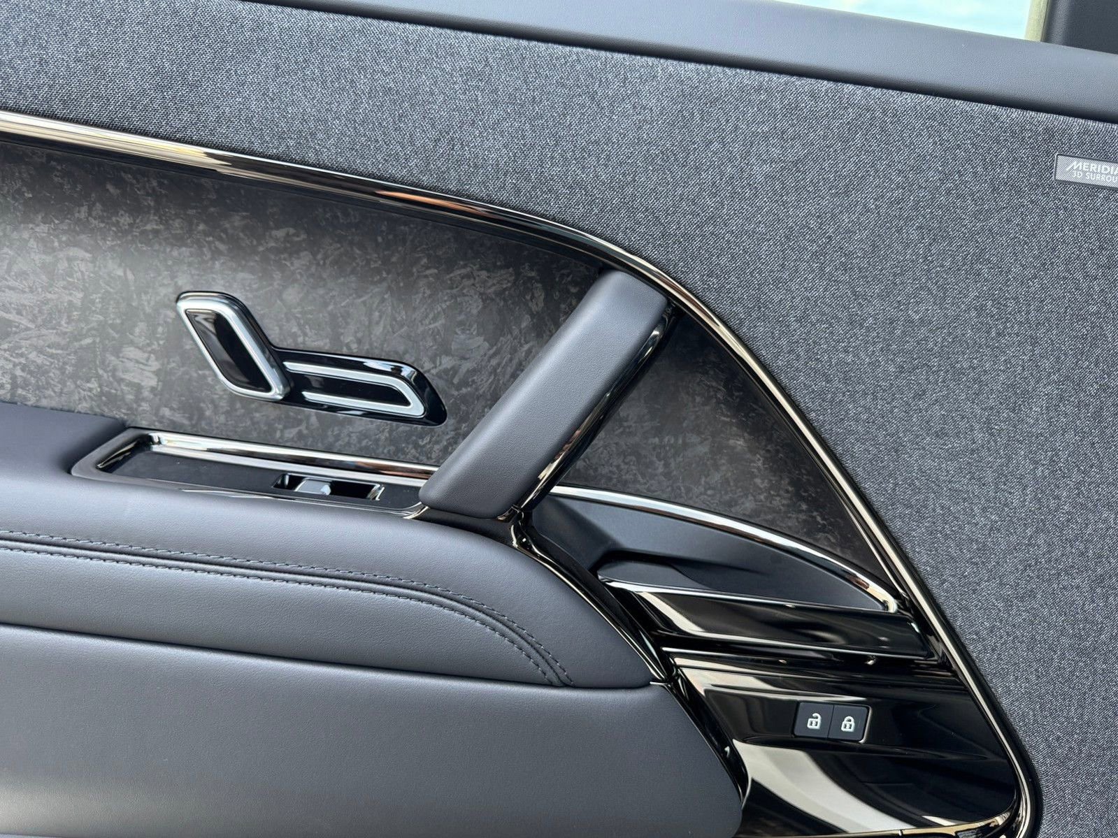 New 2026 Land Rover Range Rover Sport Dynamic SE image 25