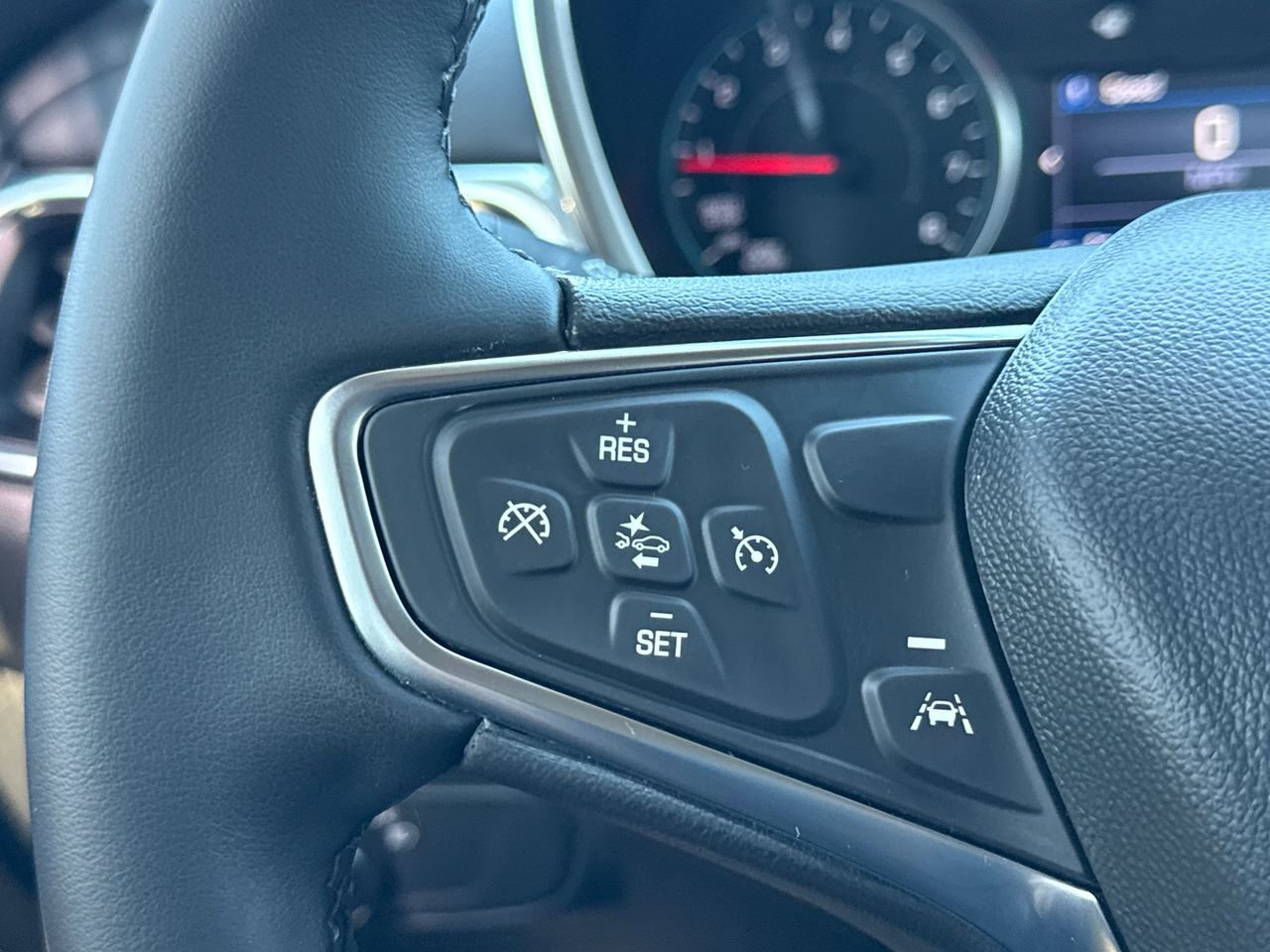 Used 2024 Chevrolet Equinox LT w/ LPO, Floor Liner Package image 29