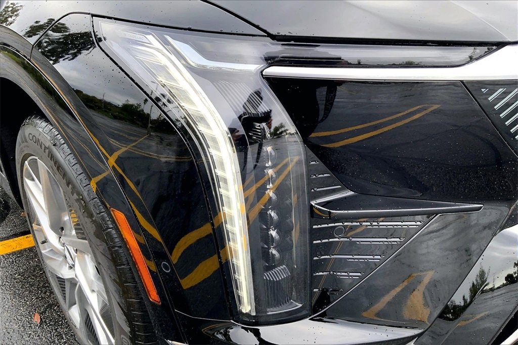 New 2026 Cadillac Optiq Luxury 1 image 14