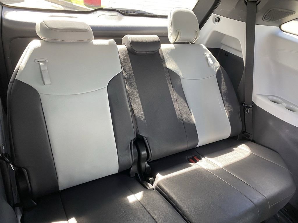 Certified 2023 Toyota Sienna XSE w/ XSE Plus Package image 19