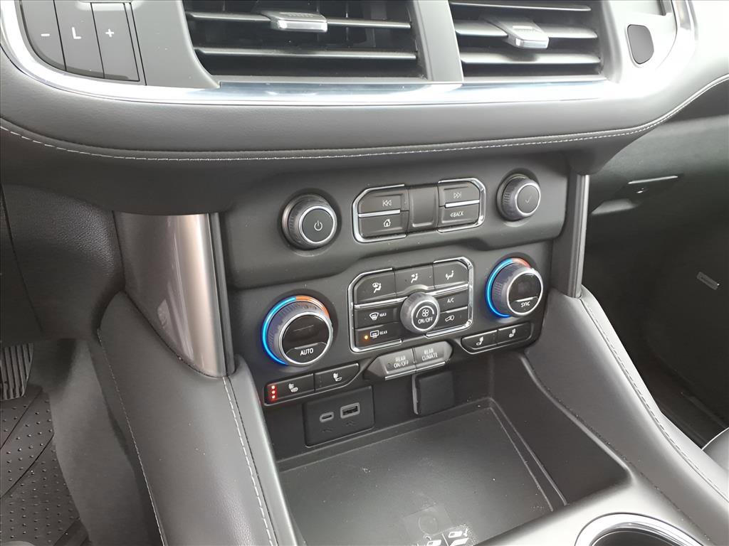 Used 2023 Chevrolet Suburban Z71 w/ Luxury Package image 16