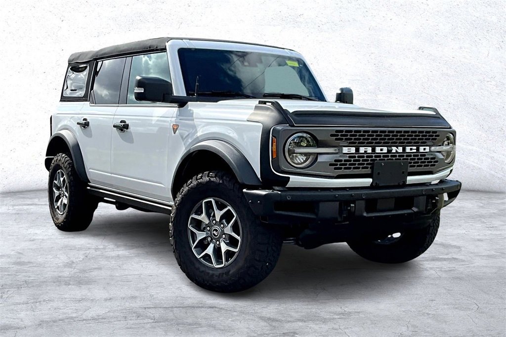 Used 2024 Ford Bronco Badlands image 11