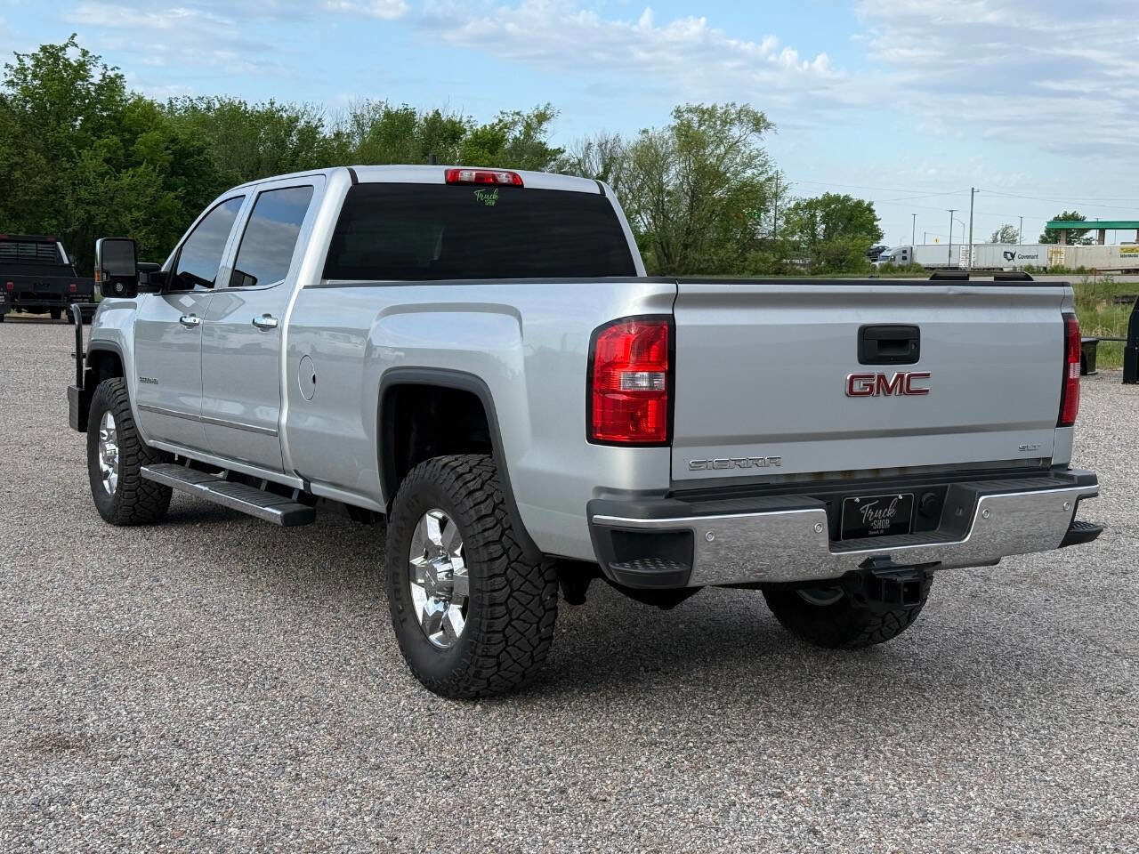Used 2019 GMC Sierra 2500 SLT w/ Duramax Plus Package AWD/4WD image 8