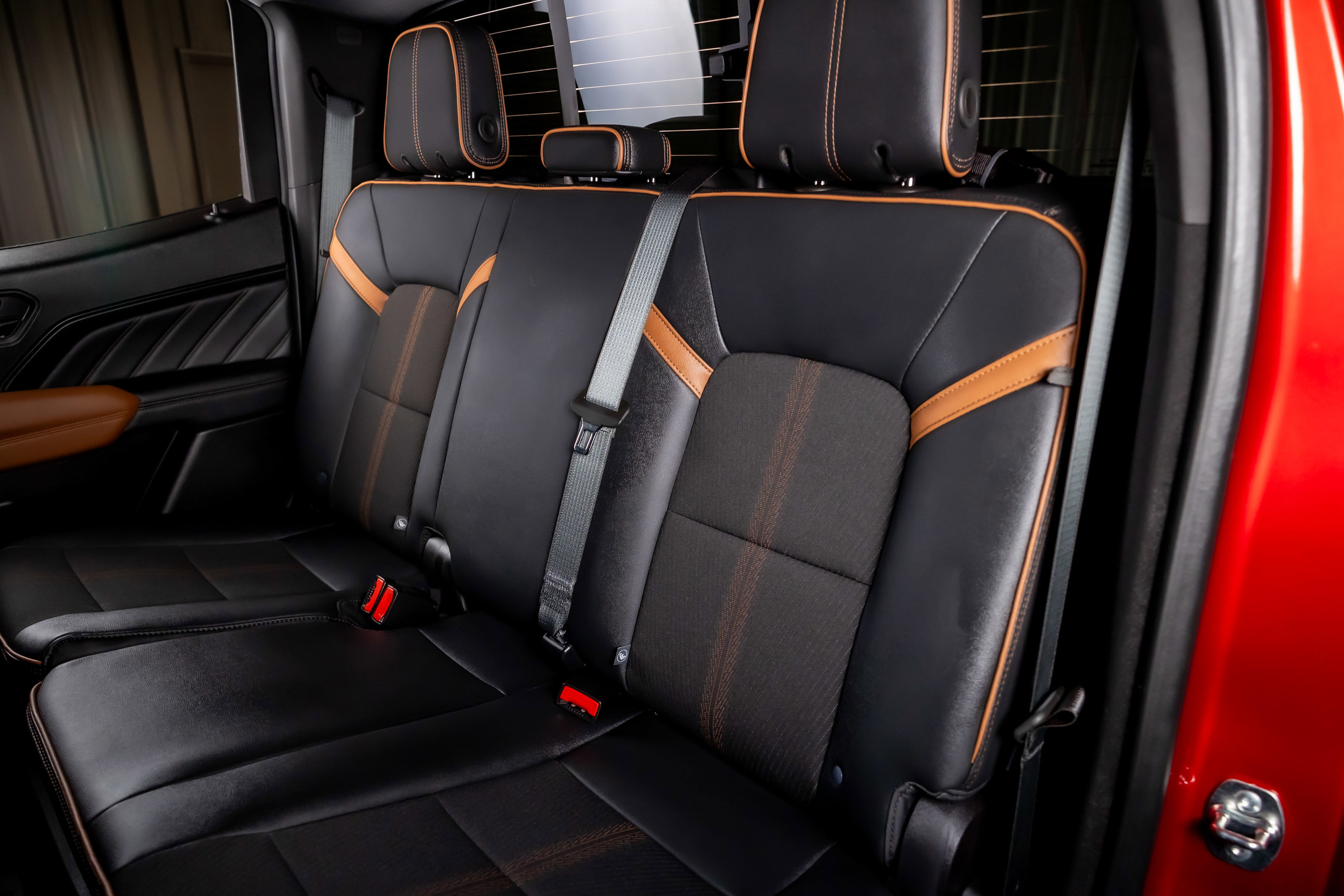 Used 2026 GMC Canyon AT4 w/ Nightfall Essentials Package image 23