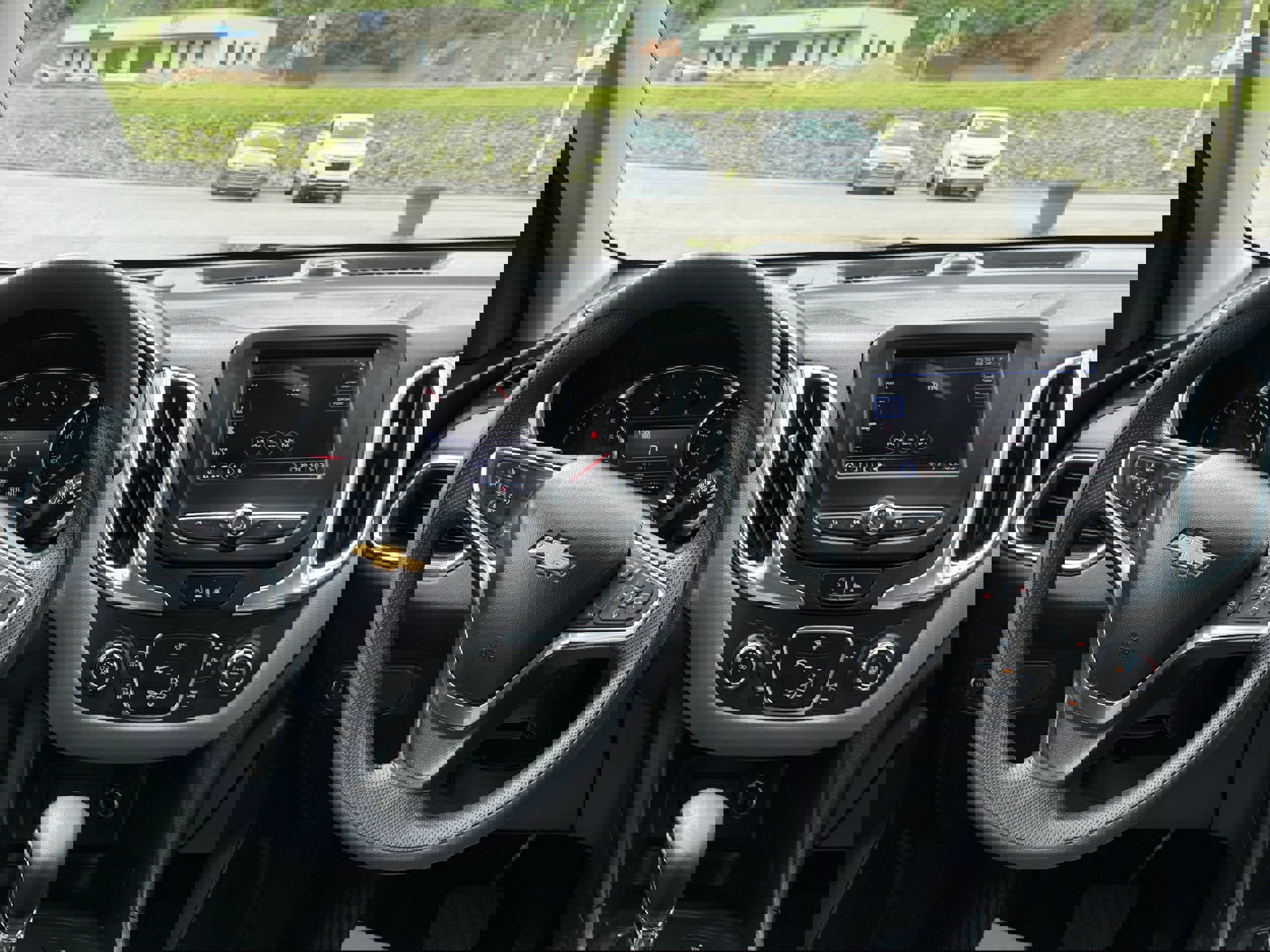 Used 2022 Chevrolet Equinox LT image 13