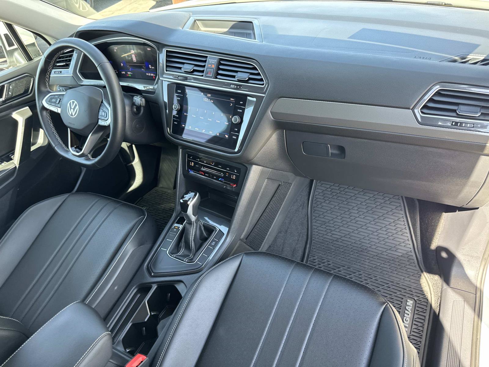 Certified 2023 Volkswagen Tiguan SE FWD image 33