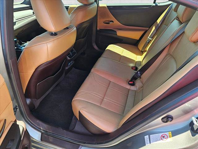 Used 2019 Lexus ES 350 w/ Accessory Package 2 FWD image 18