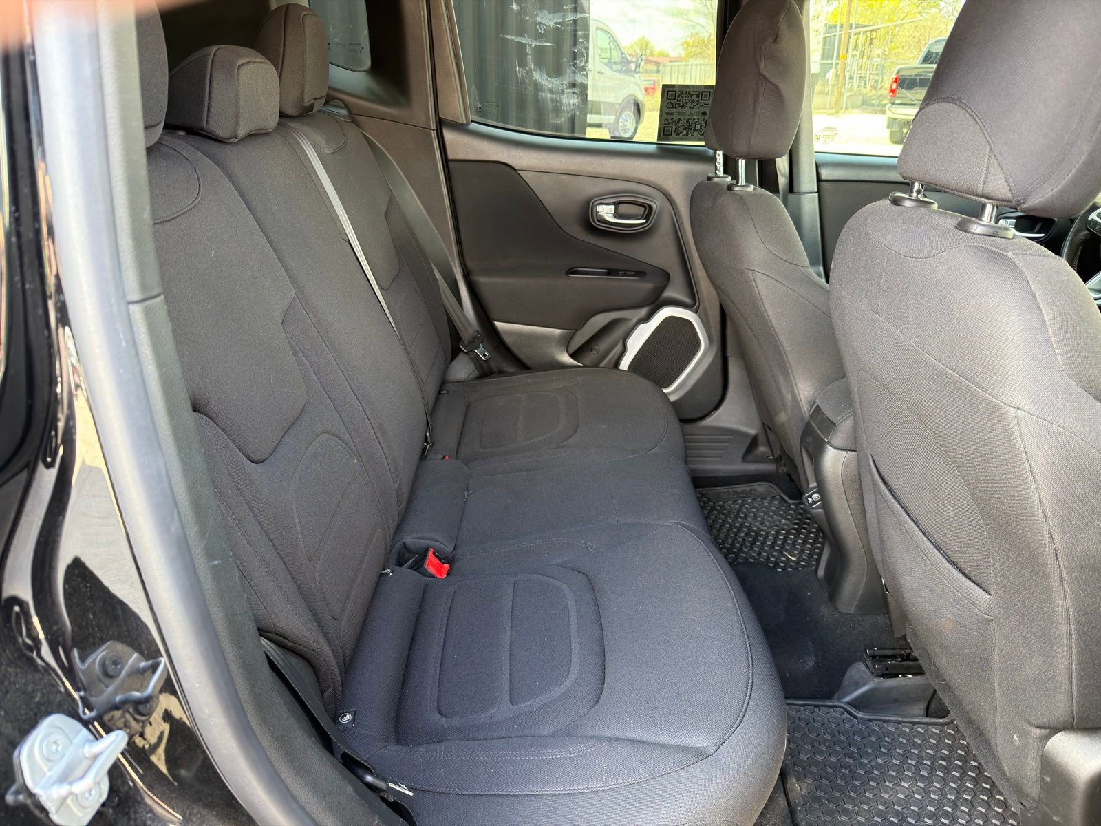 Used 2018 Jeep Renegade Latitude w/ Cold Weather Group AWD/4WD image 12