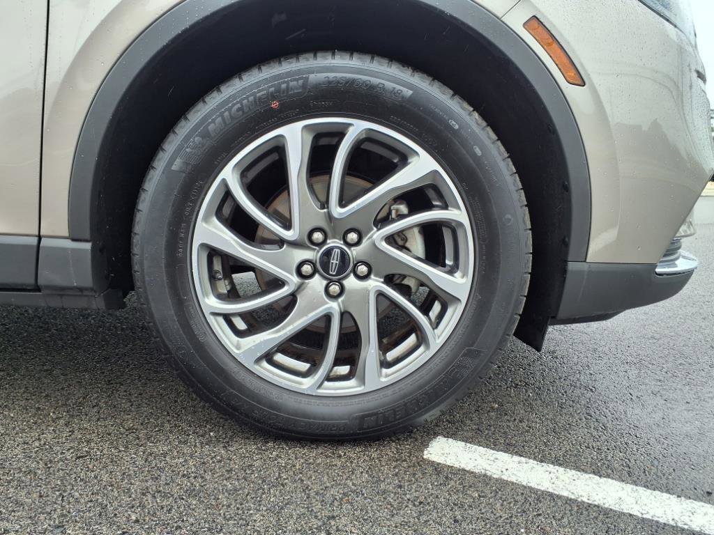 Certified 2021 Lincoln Corsair AWD w/ Equipment Group 101A image 9