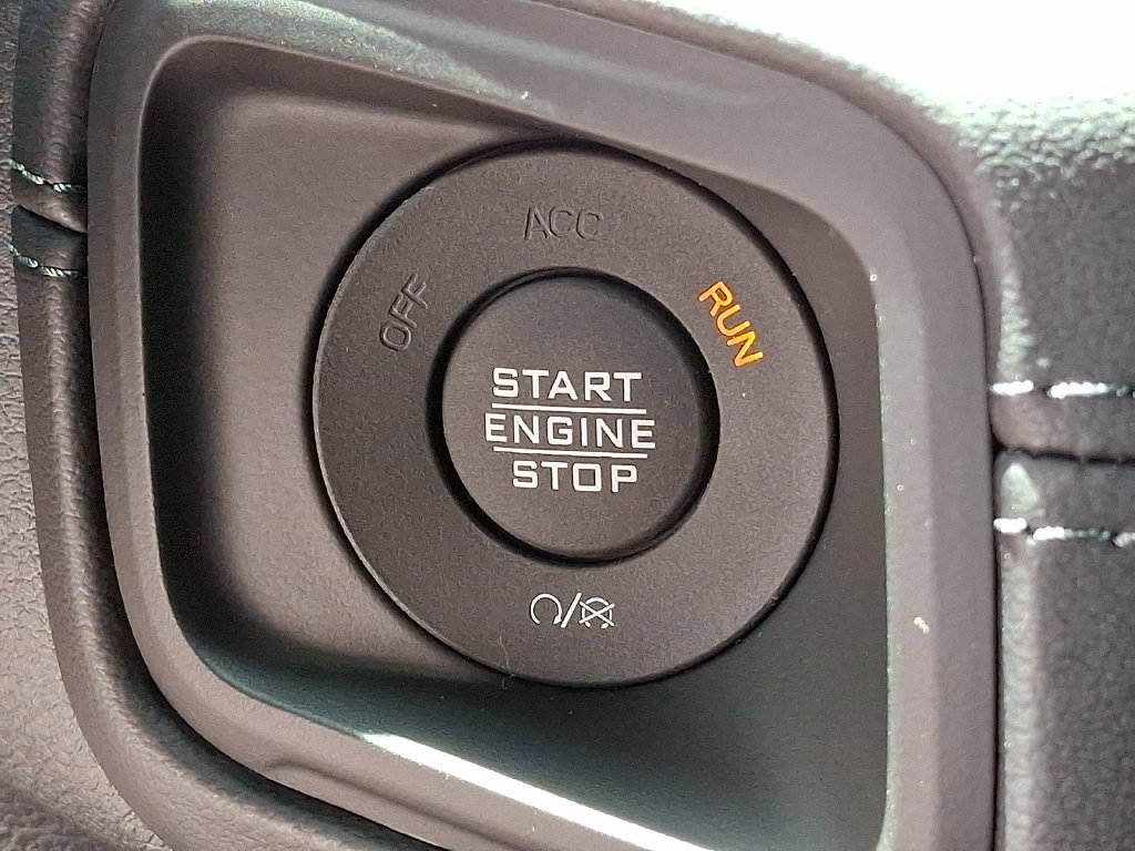 New 2026 Jeep Wrangler Unlimited Sahara w/ Whitecap Package AWD/4WD image 15