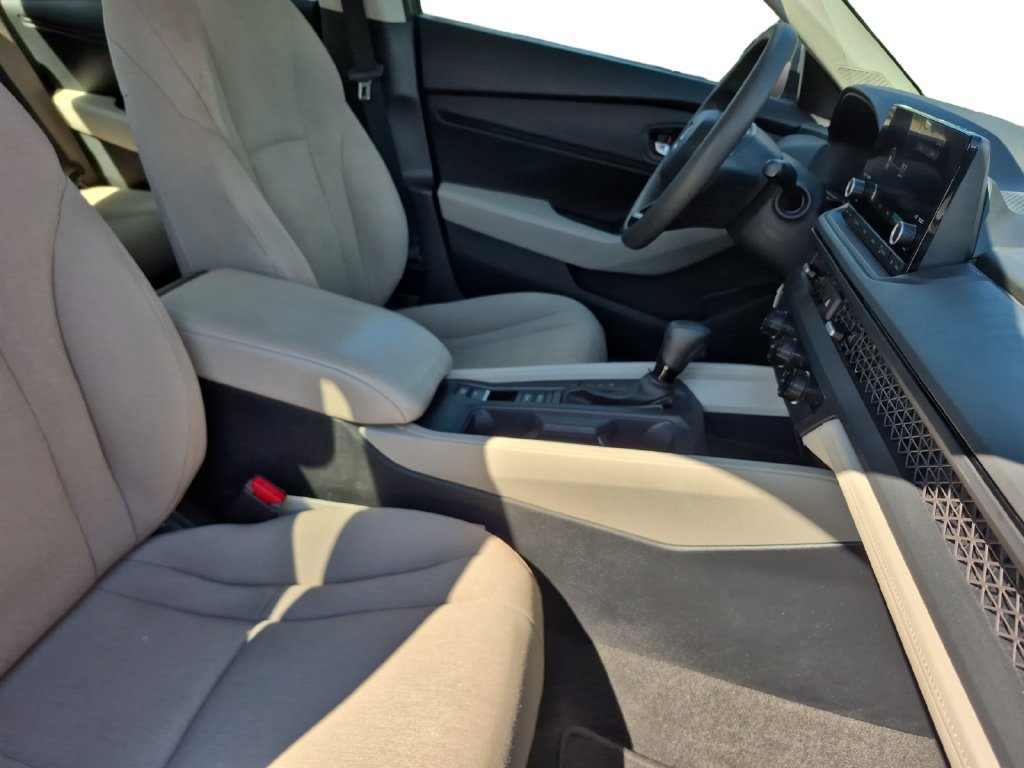 Used 2023 Honda Accord EX image 15