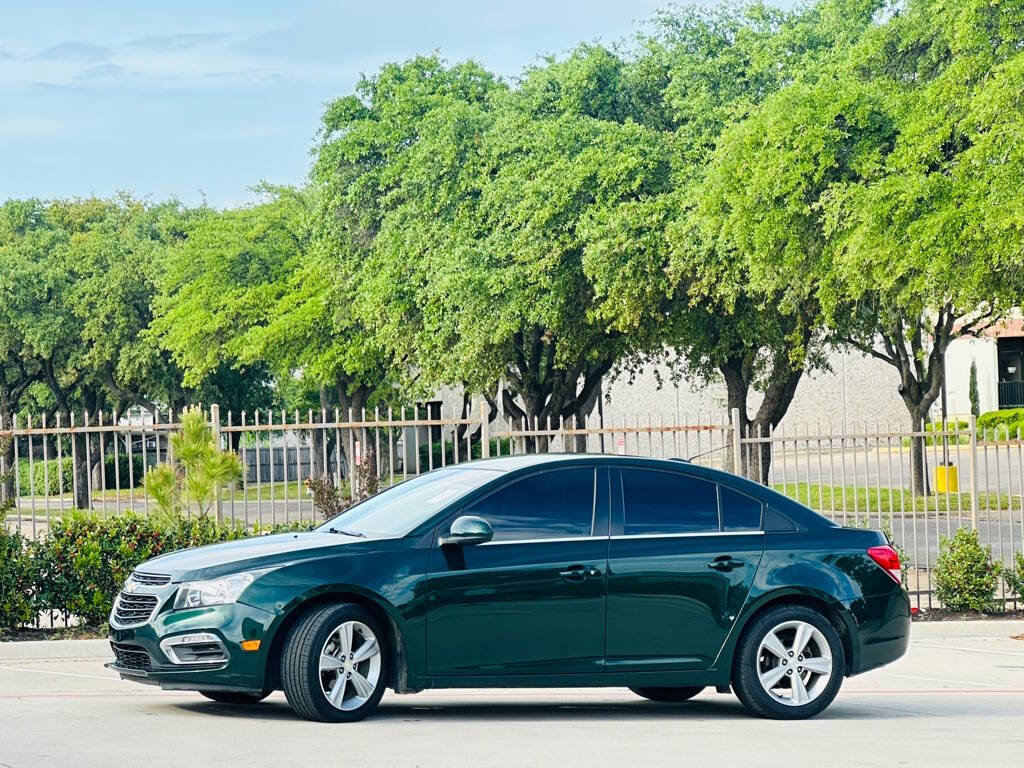 Used 2015 Chevrolet Cruze LT image 4