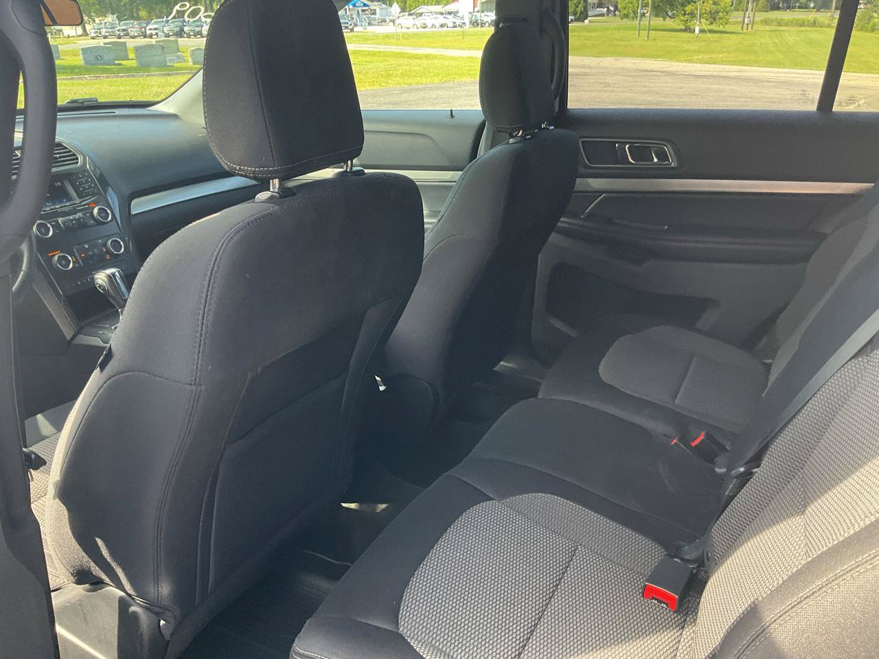 Used 2018 Ford Explorer XLT AWD/4WD image 20