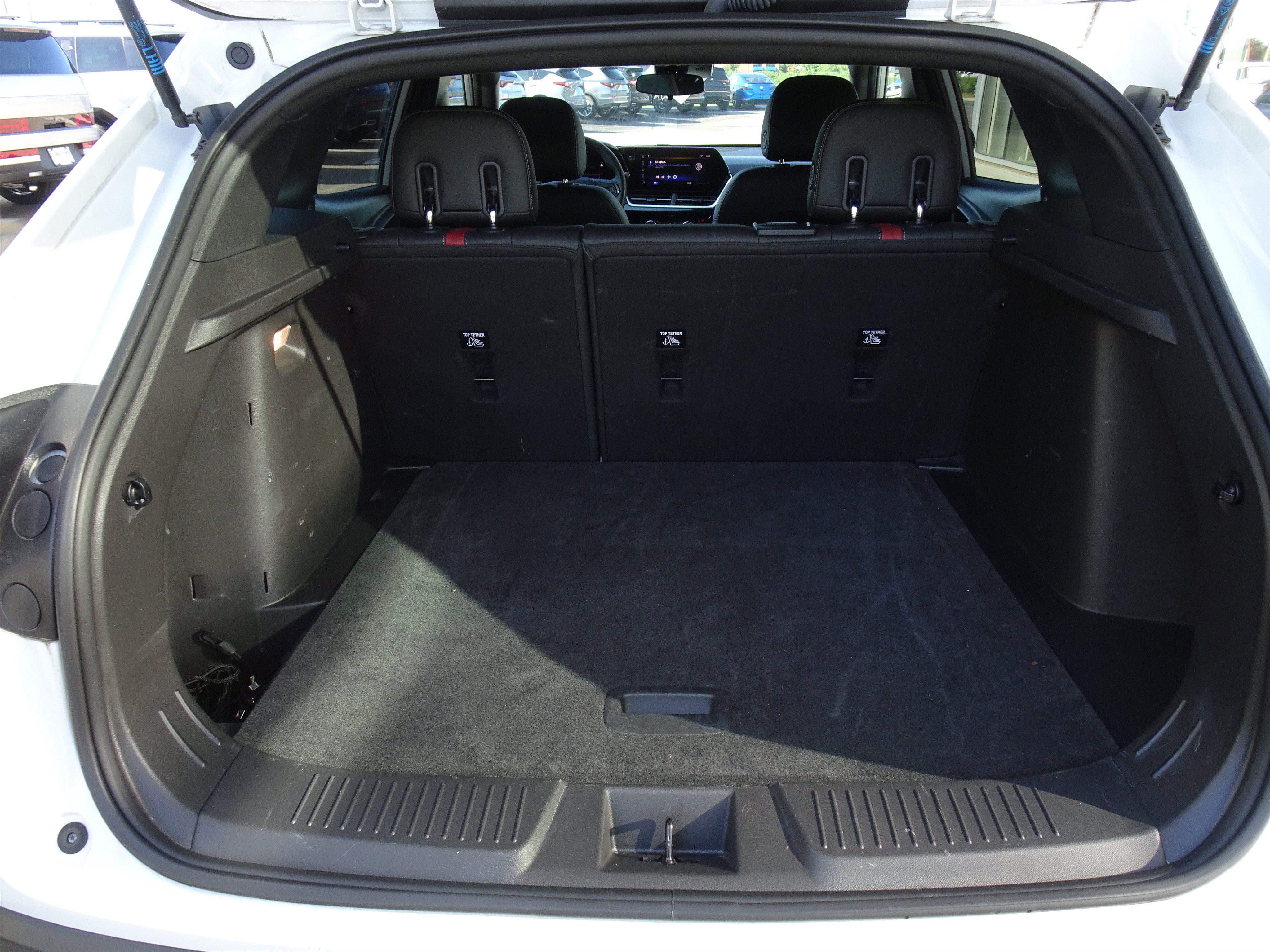Used 2025 Chevrolet Trax RS w/ Driver Confidence Package FWD image 16