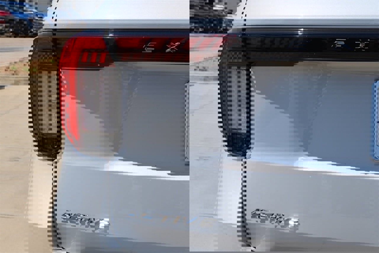 New 2025 Ford Explorer Active image 30