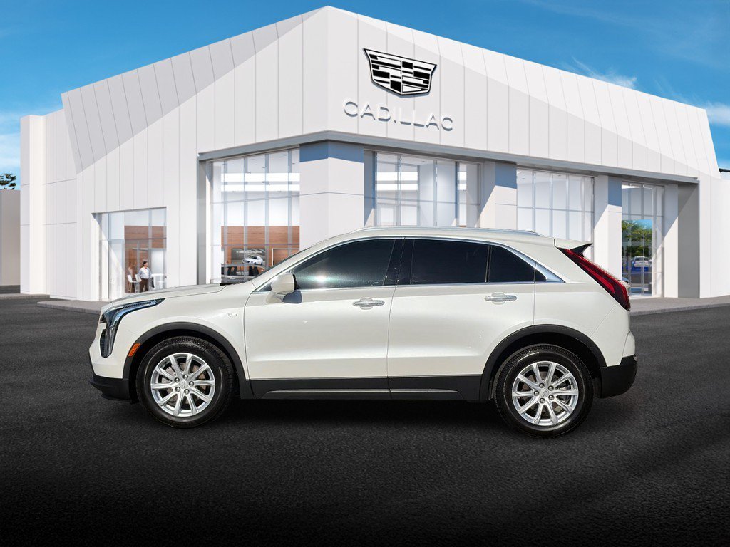 Certified 2022 Cadillac XT4 Luxury w/ Driver Awareness Package FWD image 6