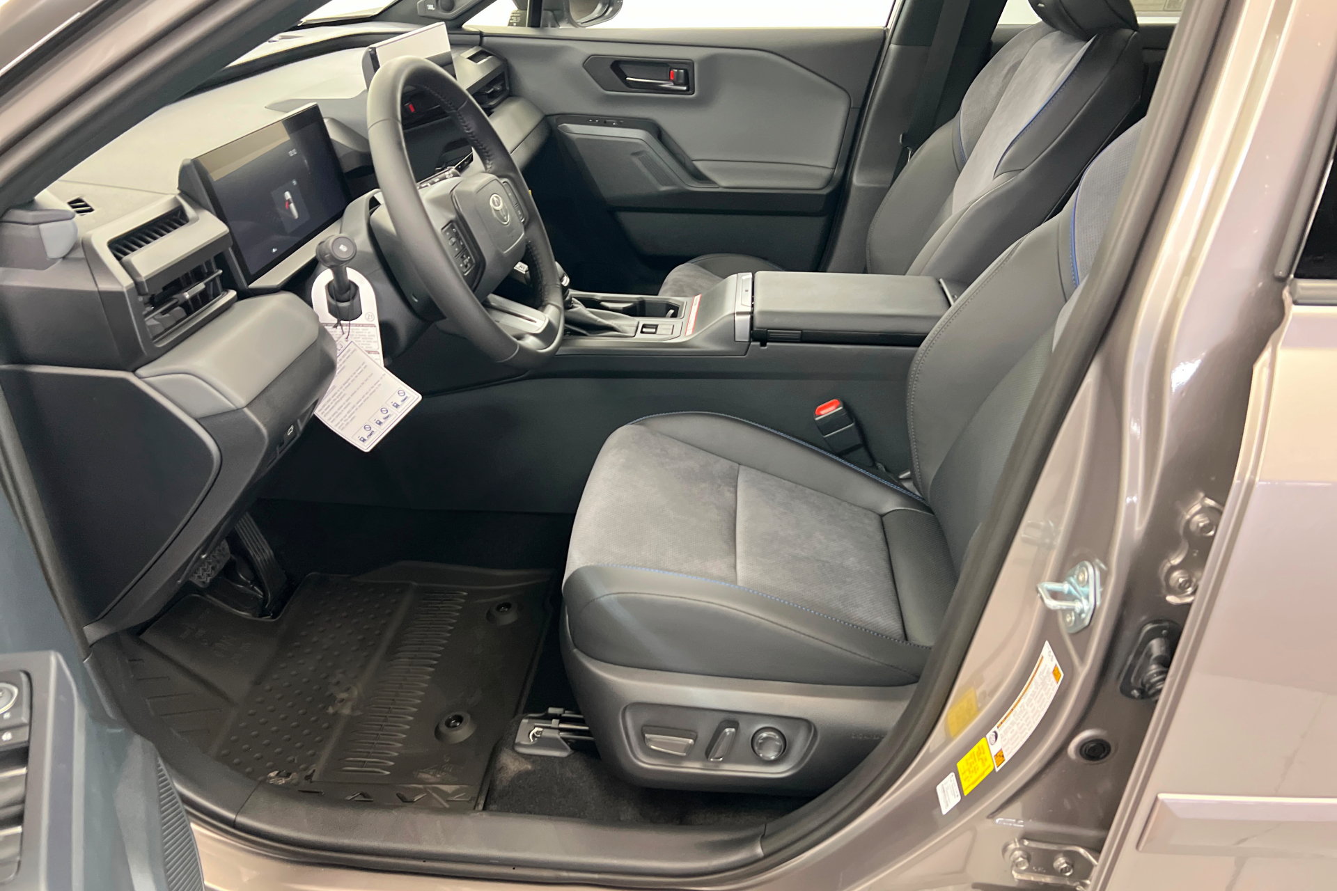 New 2026 Toyota RAV4 XSE AWD/4WD image 17