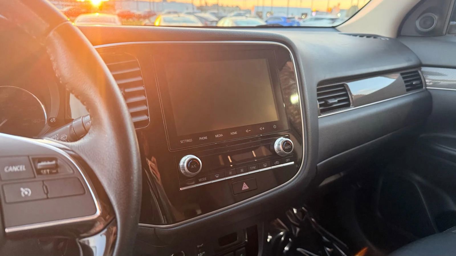 Used 2020 Mitsubishi Outlander SE image 13