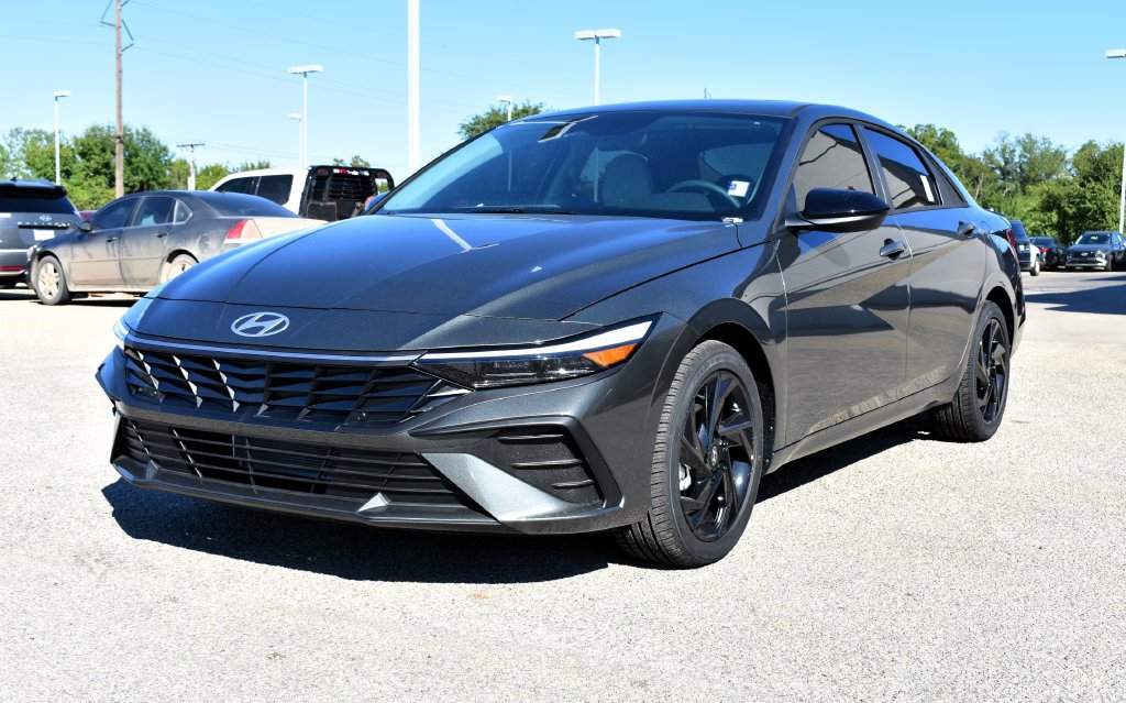 New 2026 Hyundai Elantra SEL Sport FWD image 1
