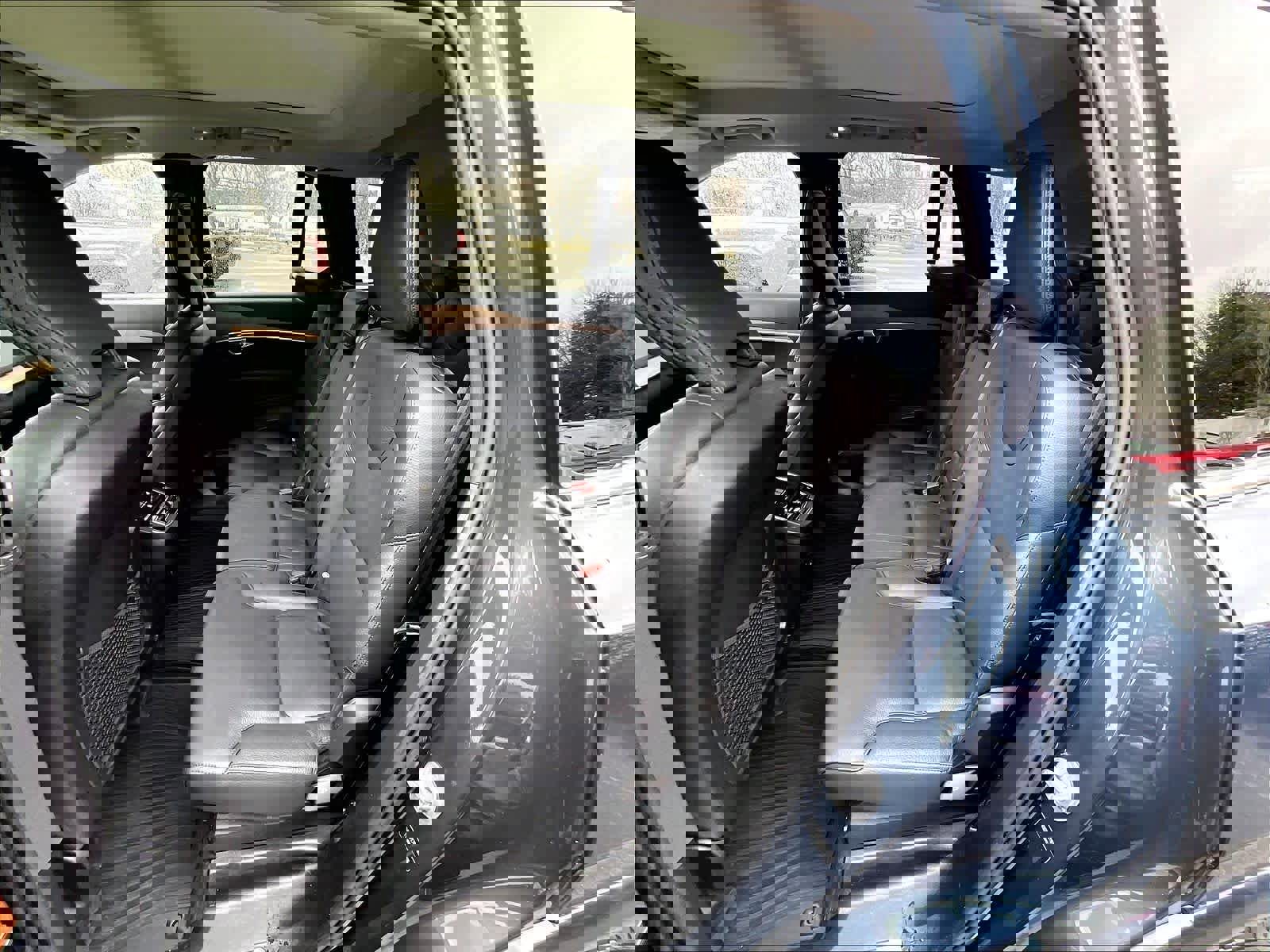 Used 2024 Volvo XC90 B6 Plus w/ Protection Package Premier image 15