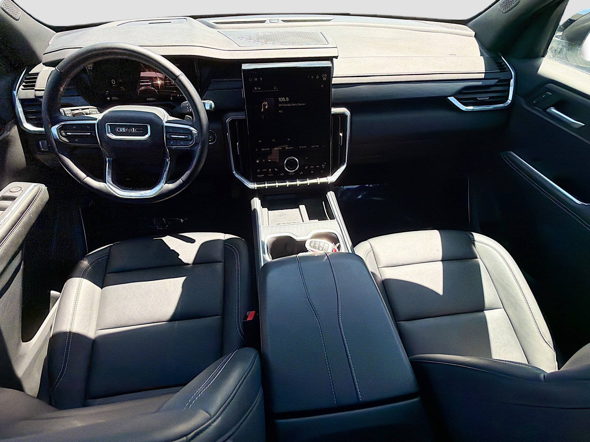 Used 2024 GMC Acadia Elevation image 46