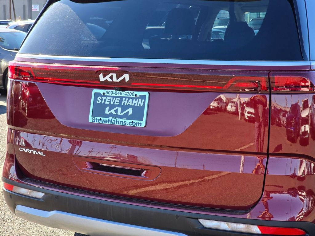Used 2024 Kia Carnival LX image 14