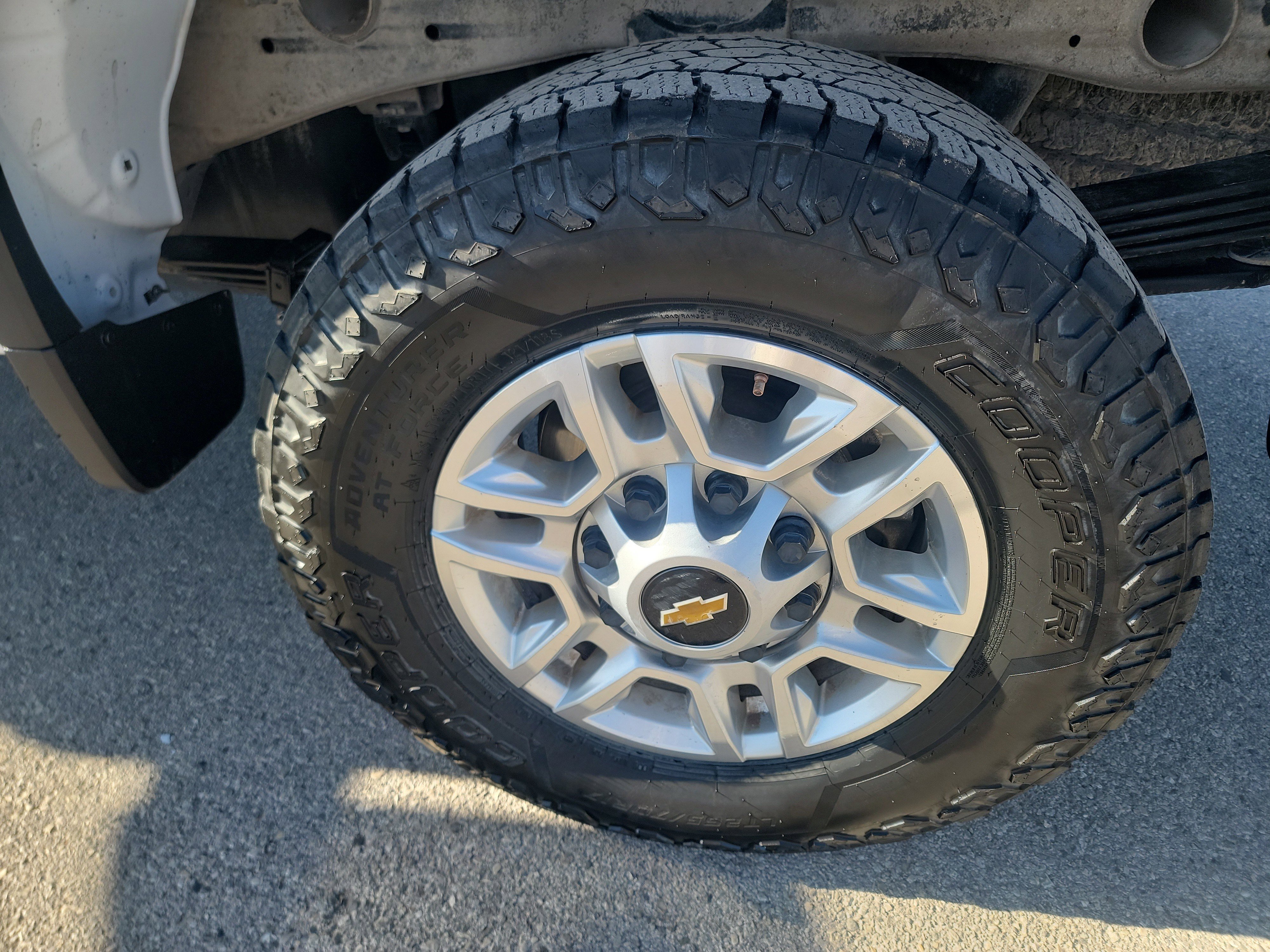 Used 2023 Chevrolet Silverado 2500 LT image 10
