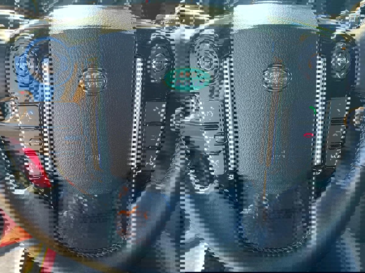 Used 2013 Land Rover LR4 HSE image 19