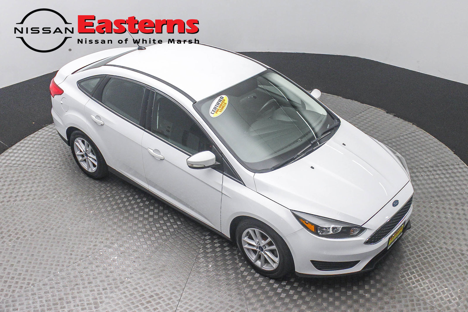 Used 2018 Ford Focus SE w/ Cold Weather Package FWD image 3
