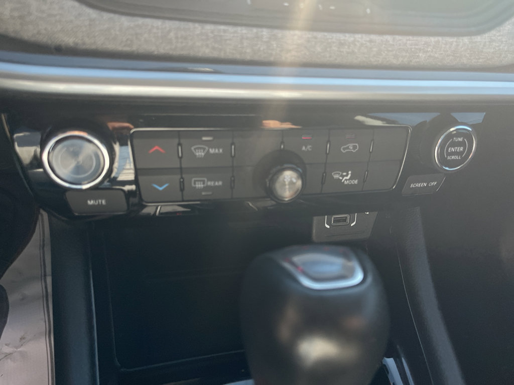 Used 2022 Jeep Compass Latitude image 23