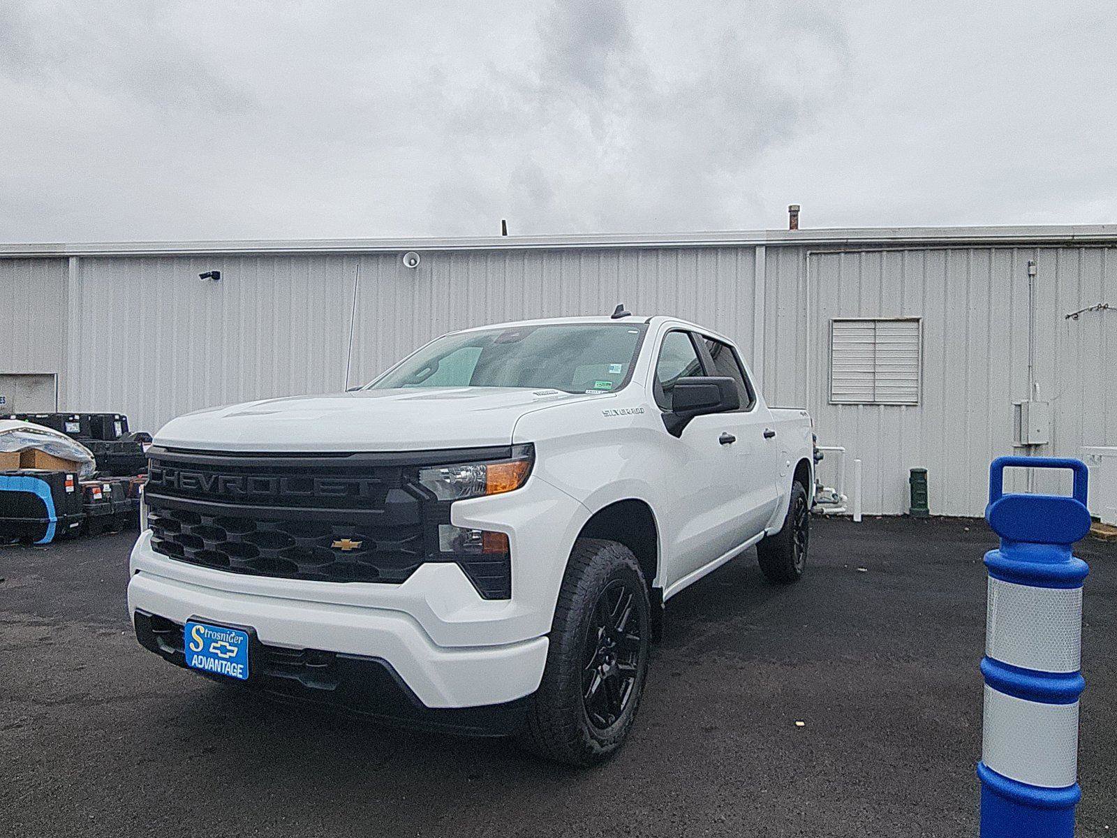 New 2026 Chevrolet Silverado 1500 Custom w/ Turbomax Blackout Package