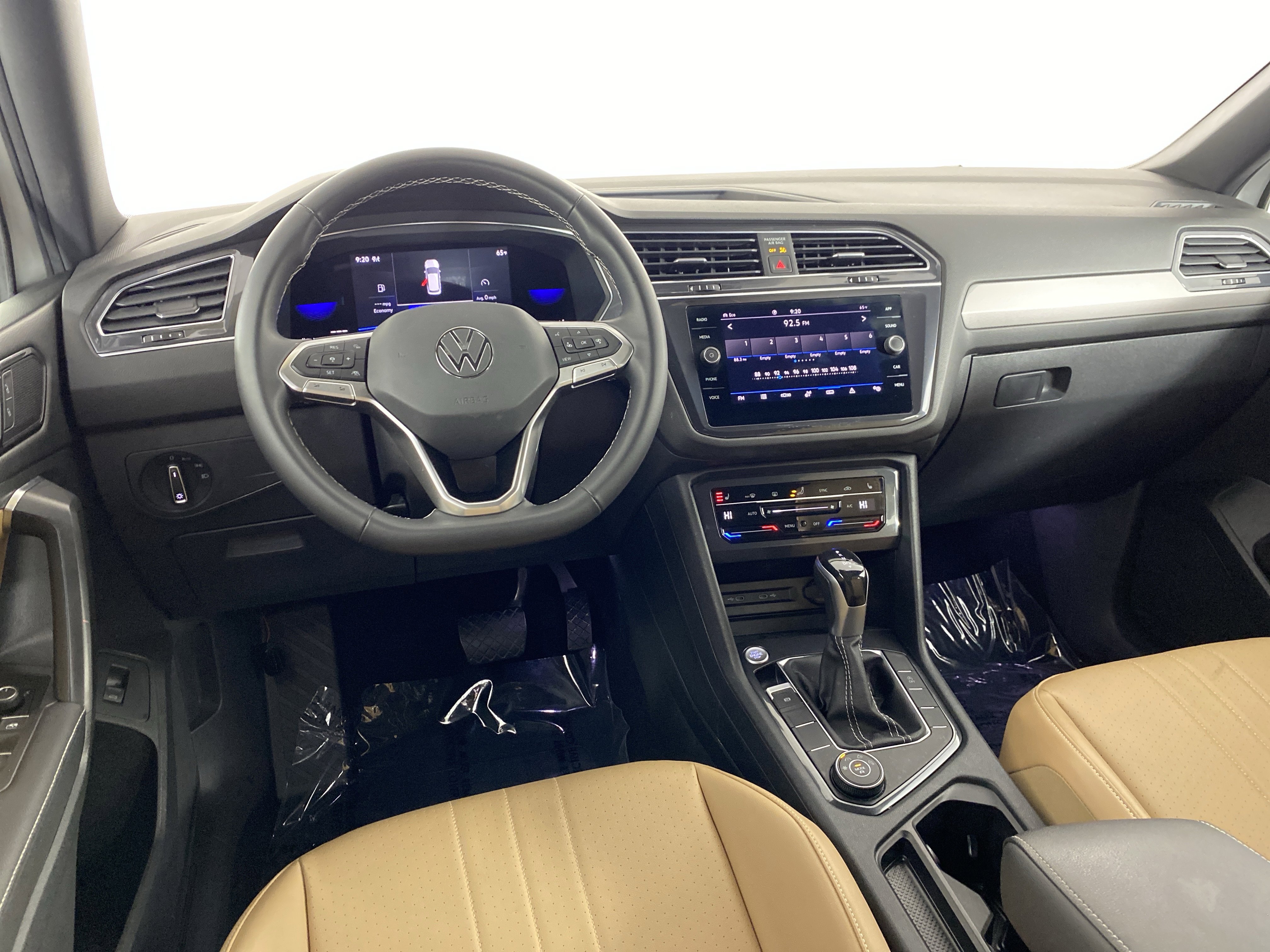Used 2022 Volkswagen Tiguan SE AWD/4WD image 18