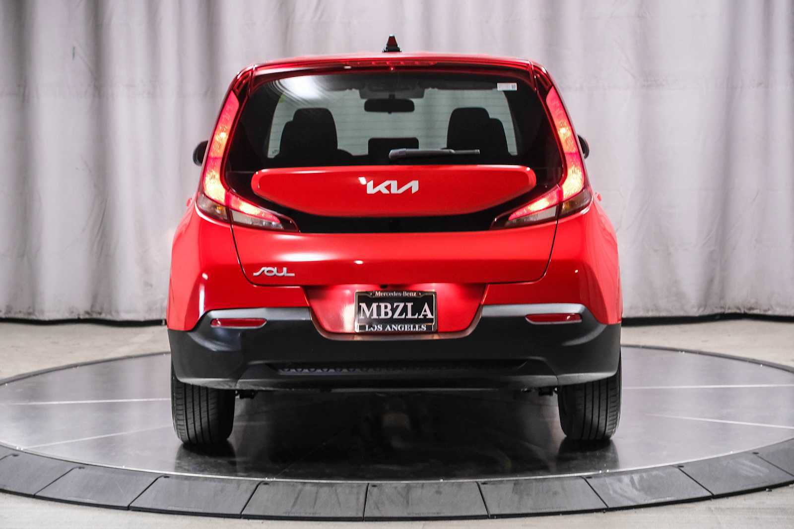 Used 2022 Kia Soul LX FWD image 3