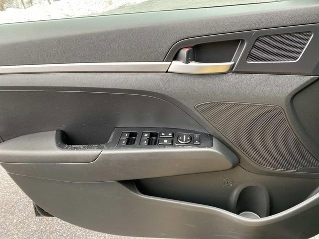 Used 2020 Hyundai Elantra SE w/ Cargo Package (C1) image 19