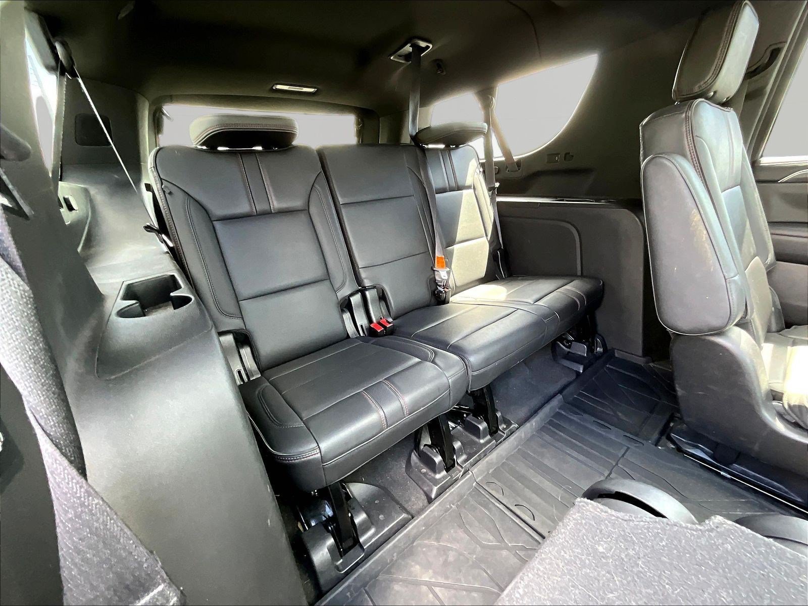 Used 2021 Chevrolet Suburban RST w/ Luxury Package AWD/4WD image 26