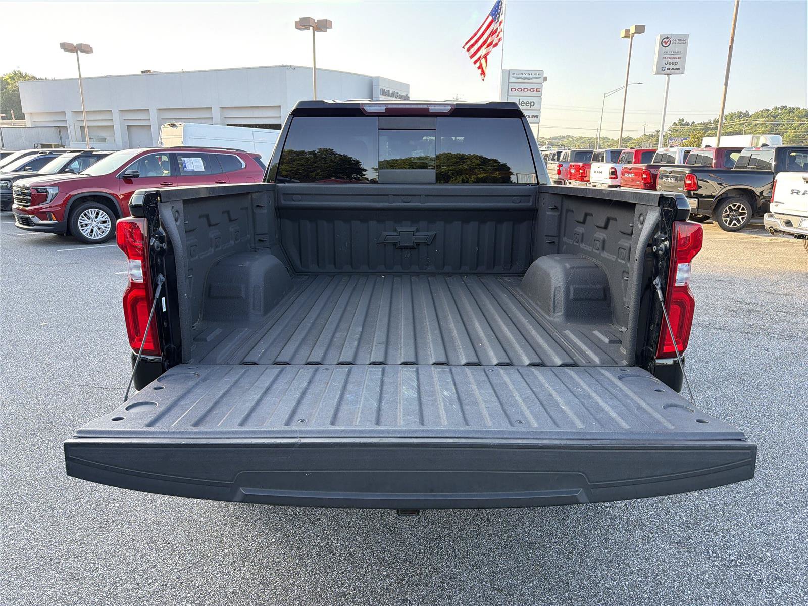 Used 2019 Chevrolet Silverado 1500 LT Trail Boss AWD/4WD image 17