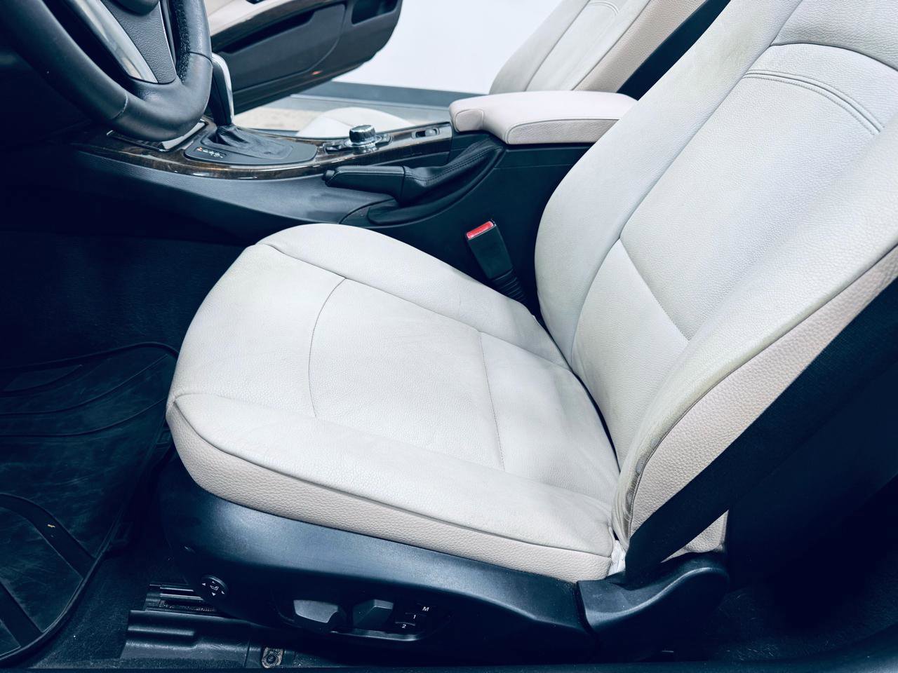 Used 2013 BMW 328i Convertible RWD image 32
