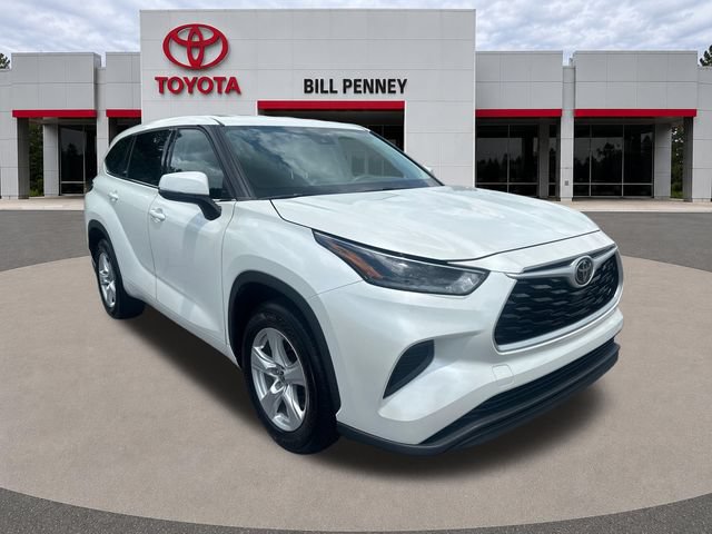 Used 2021 Toyota Highlander L FWD image 7