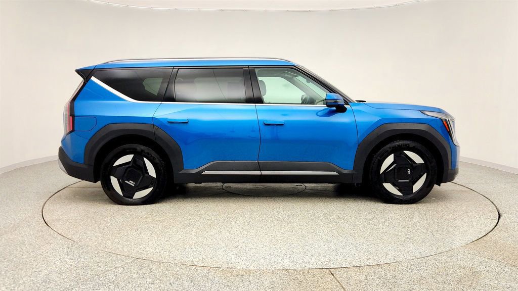 Used 2024 Kia EV9 Wind image 4