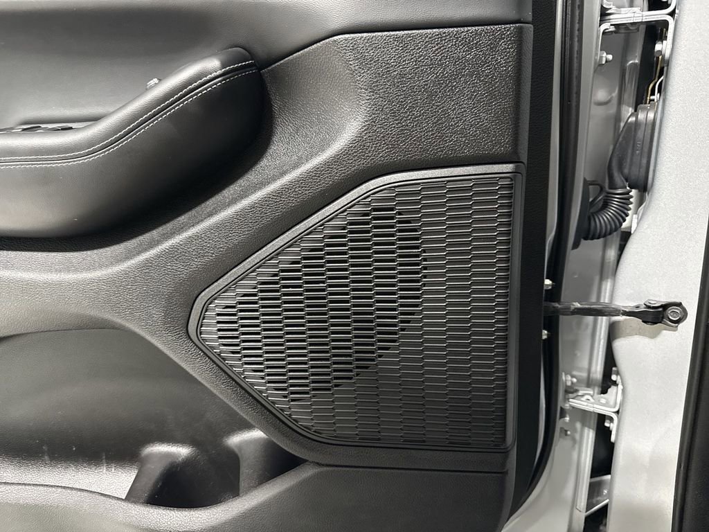 Used 2024 Jeep Grand Cherokee Altitude AWD/4WD image 25