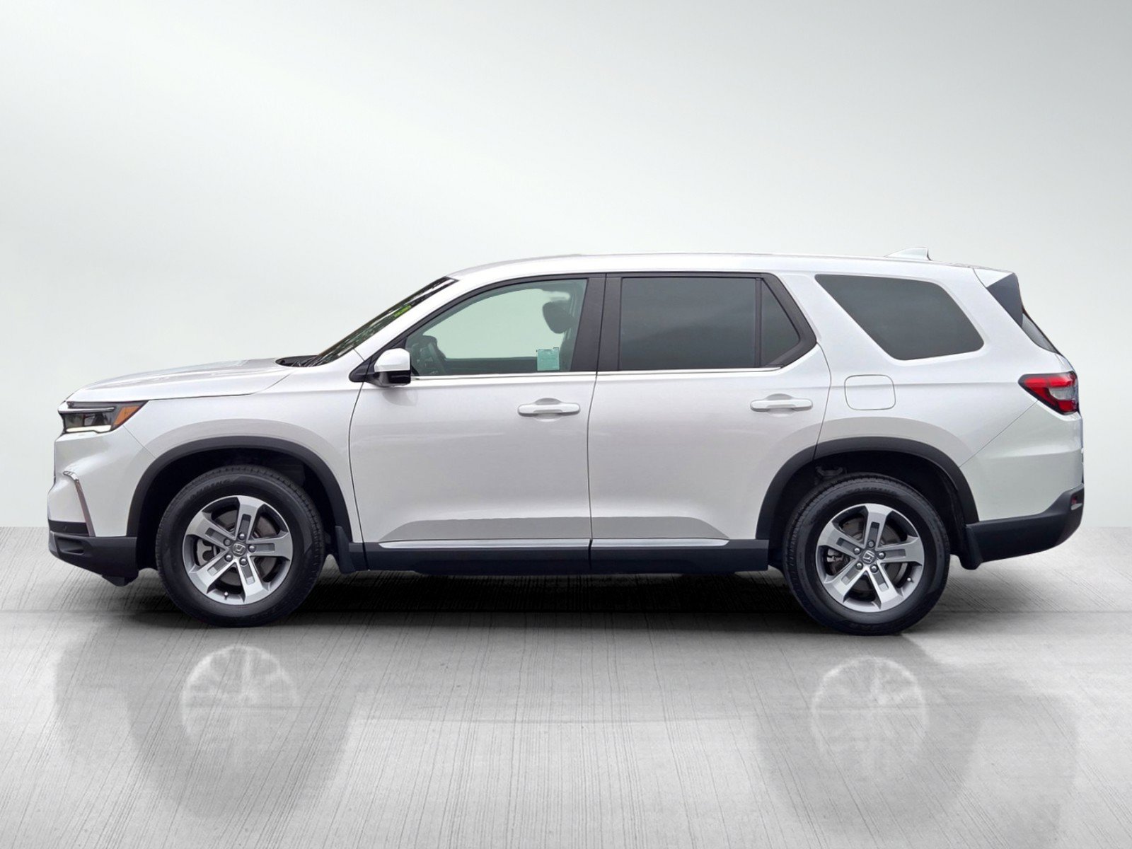 Used 2024 Honda Pilot EX-L image 7