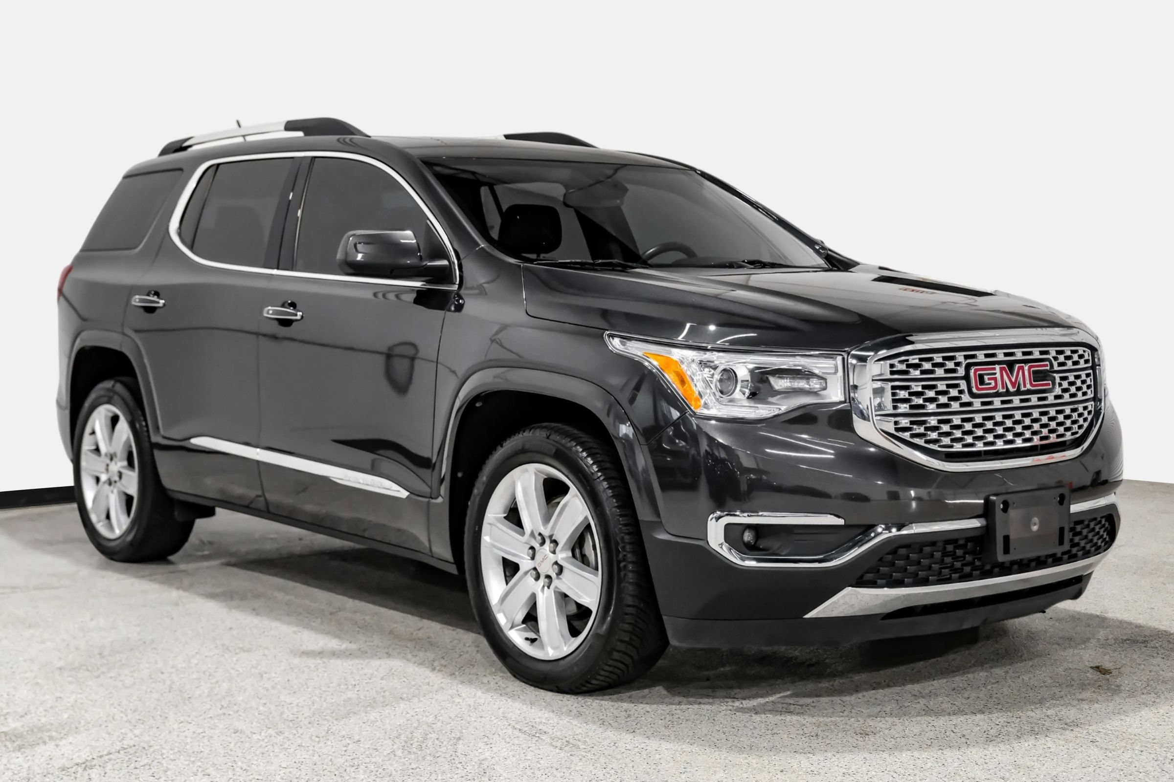 Used 2017 GMC Acadia Denali AWD/4WD image 4