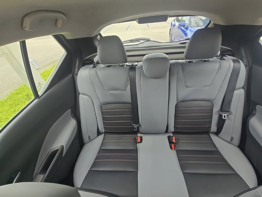 Used 2023 Nissan Kicks SR w/ SR Premium Package FWD image 31