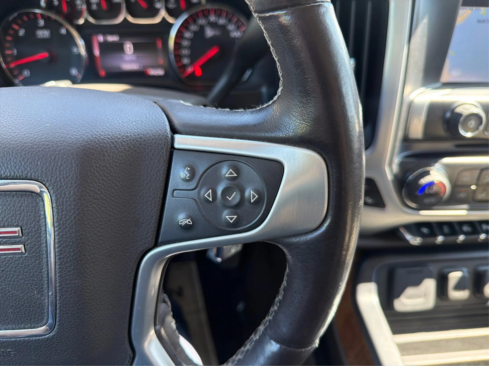 Used 2014 GMC Sierra 1500 SLT w/ SLT Crew Cab Value Package AWD/4WD image 30