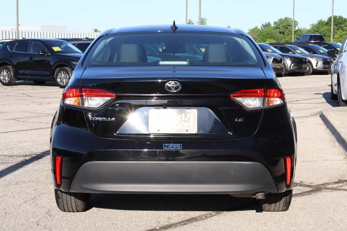 Used 2024 Toyota Corolla LE FWD image 5