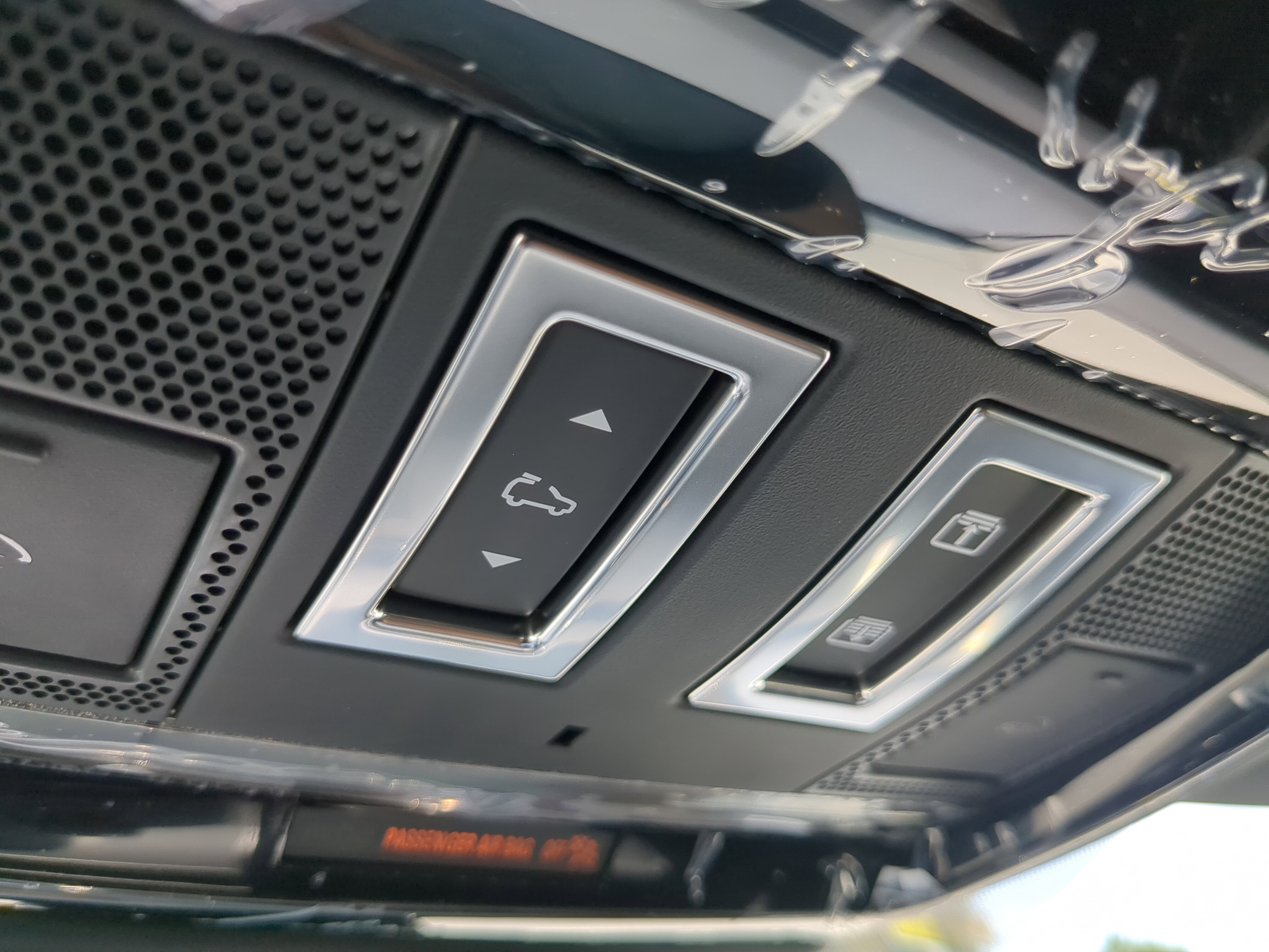 New 2026 Land Rover Range Rover Velar S image 18