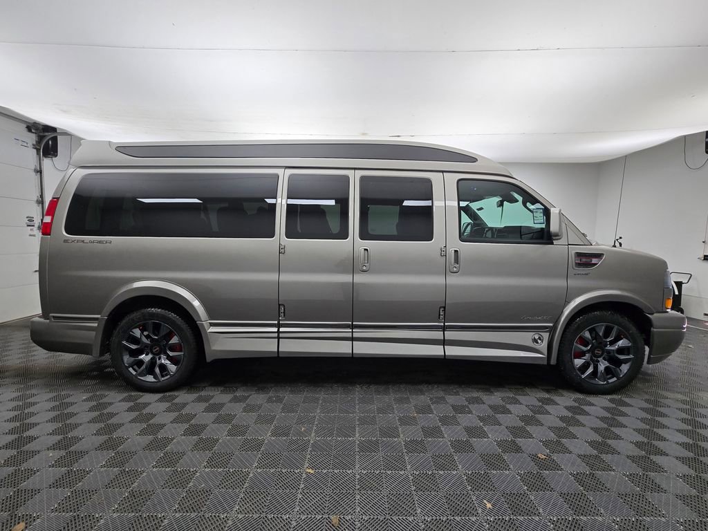 New 2025 GMC Savana 2500 Extended w/ Driver Convenience Package image 8