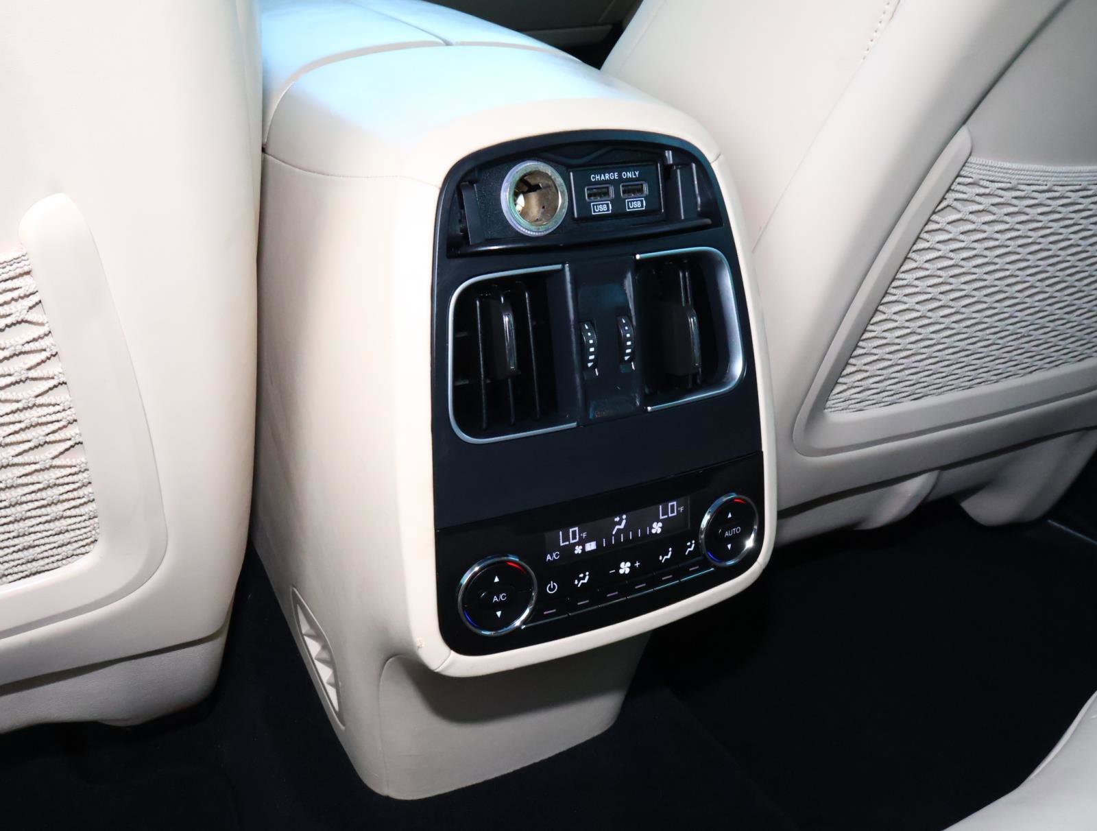 Used 2017 Maserati Levante image 13